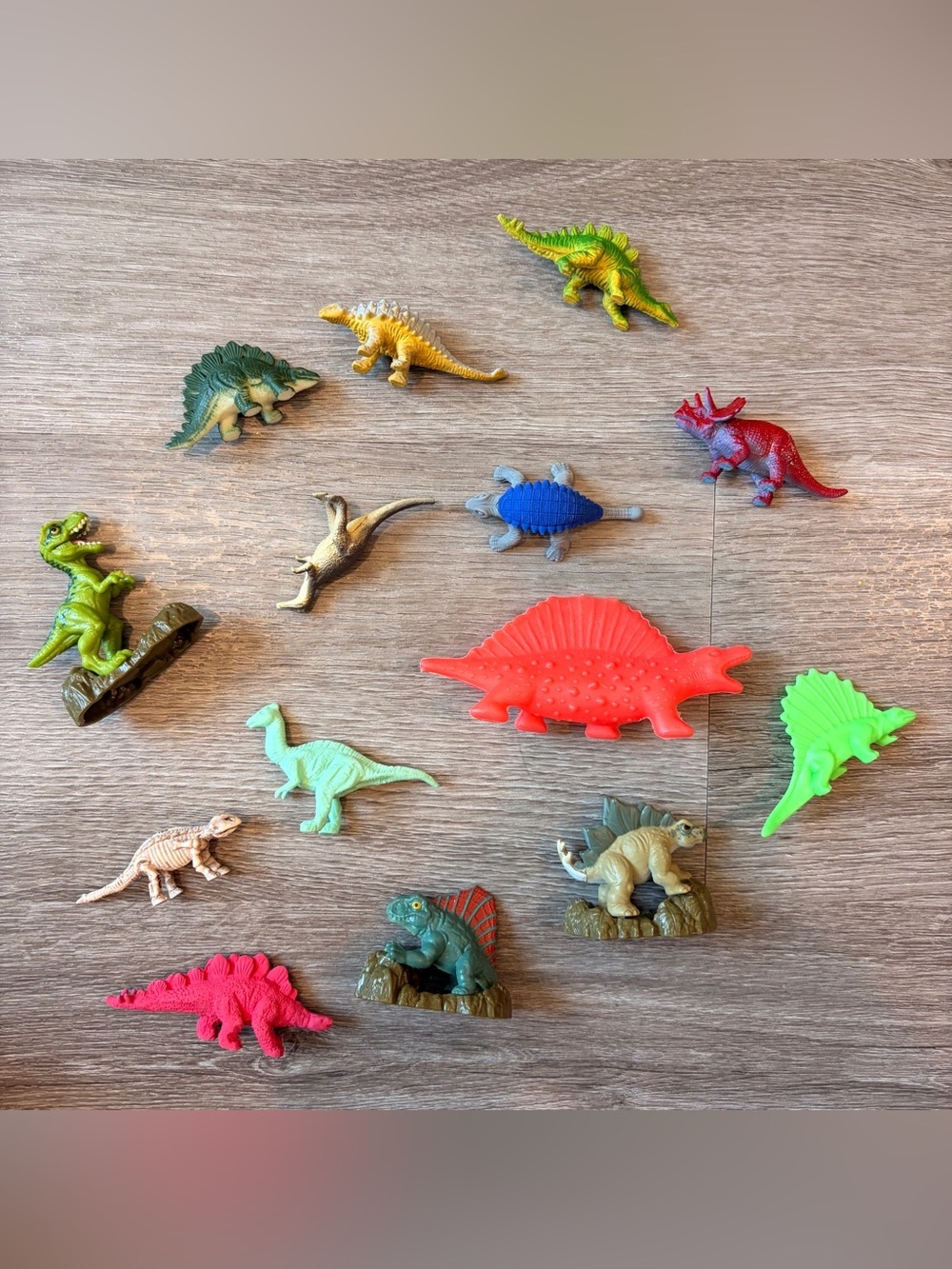 Tiny dinosaur set